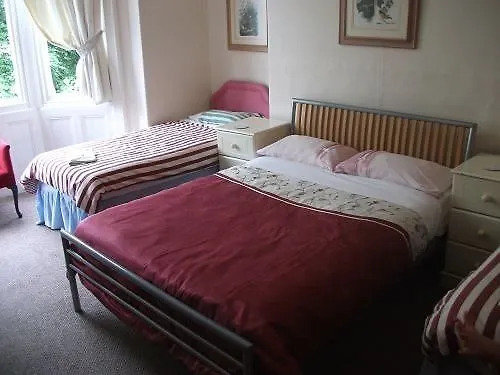 סקארבורו Albemarle Hotel בריטניה